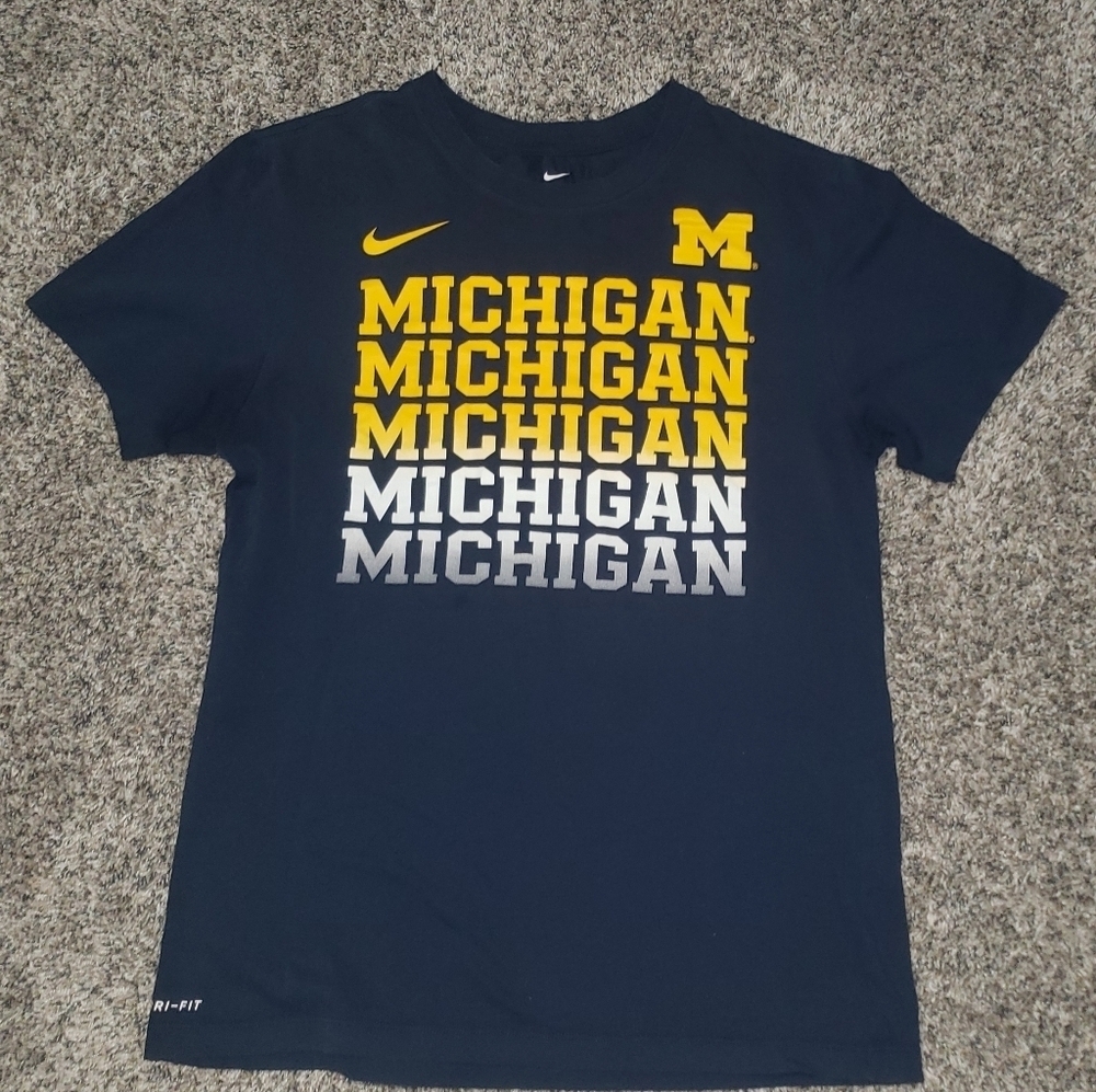 Nike| Michigan Wolverines Dri-Fit Graphic T-Shirt